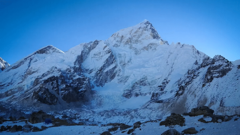 Why Should an Everest Helicopter Tour be on Your Travel Bucket List?